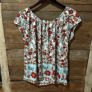 Lauren Conrad short sleeve floral top- Size M